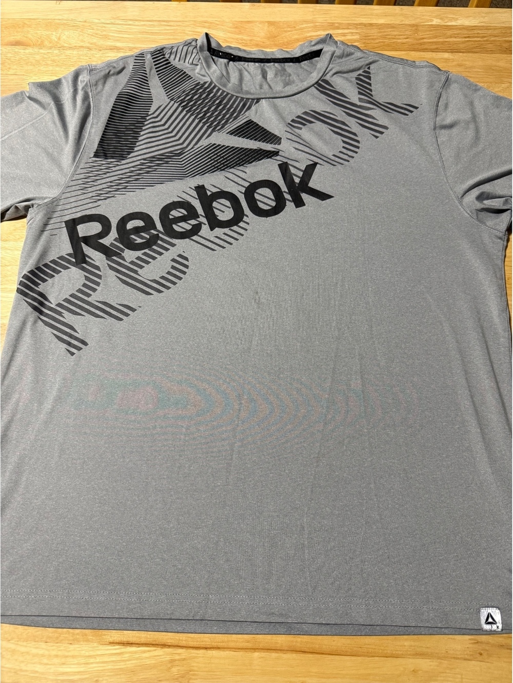 Reebok Men’s Large Gray Graphic Athletic Short Sleeve T-Shirt